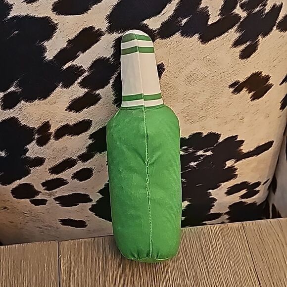 New Plush Beer Dog Toy Squeaker Inside for Big Dogs Brand New NWT - Picture 4 of 4